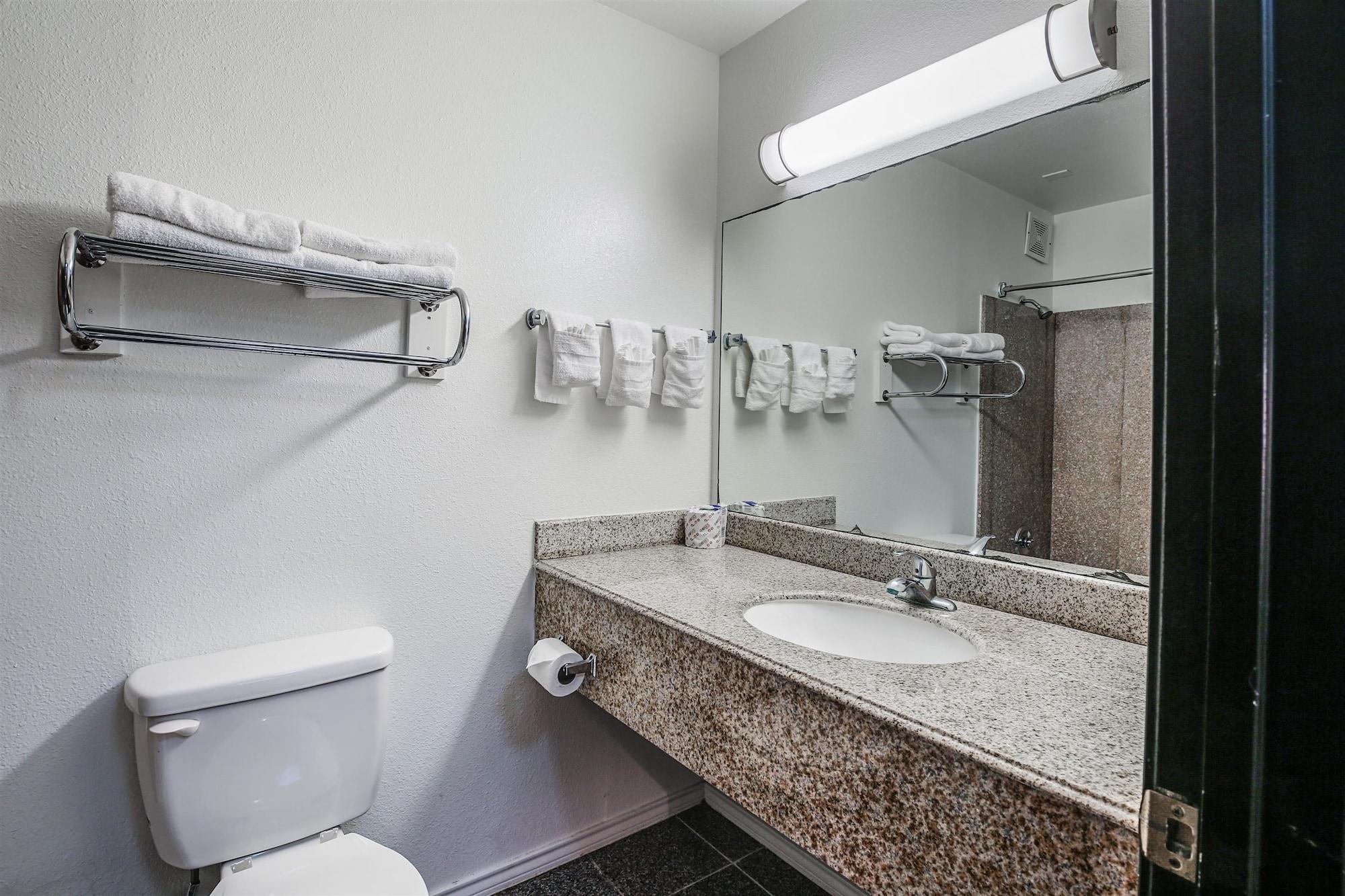 Hotel 6-pasadena, Tx 2*