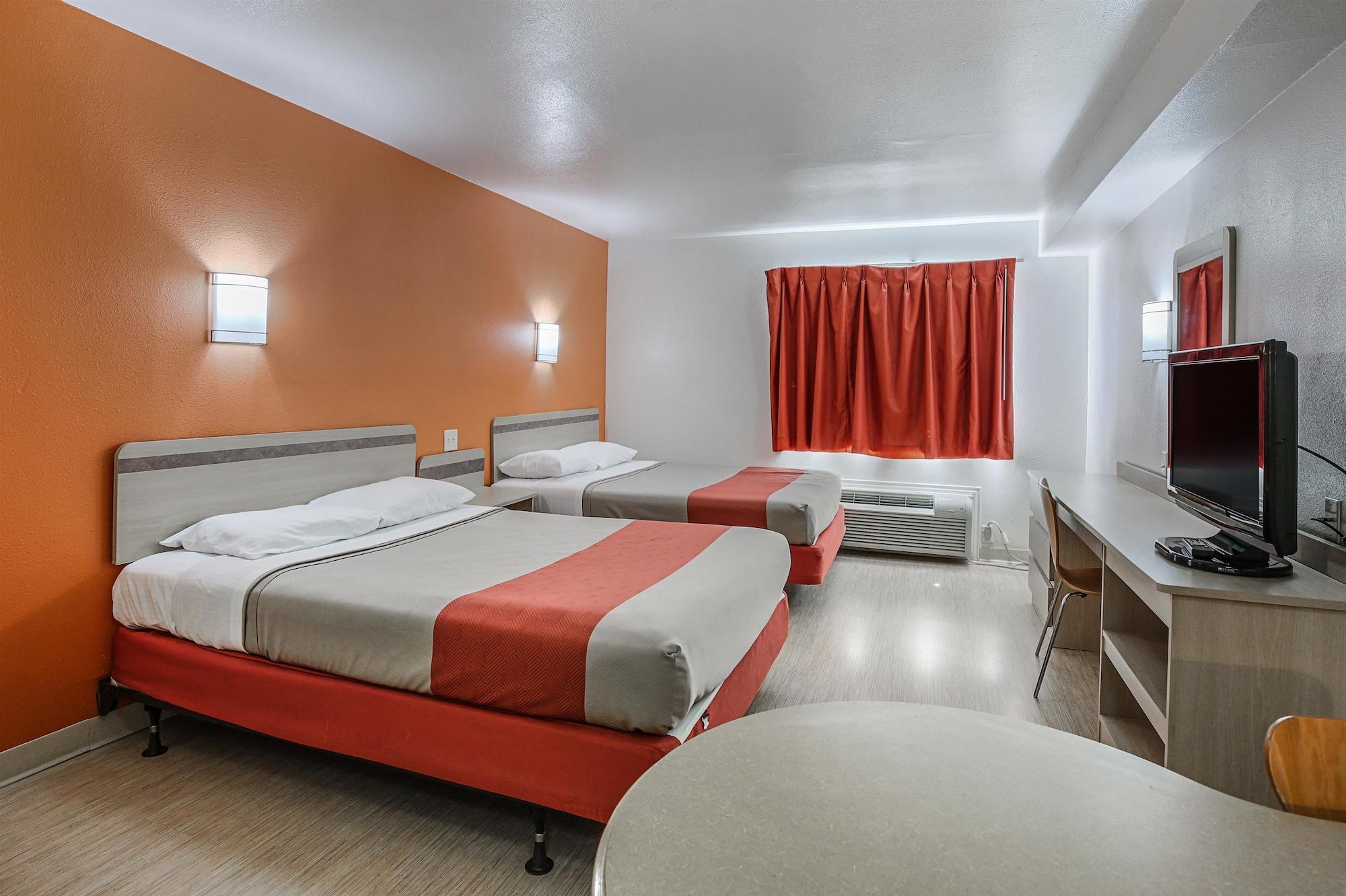 Hotel 6-pasadena, Tx